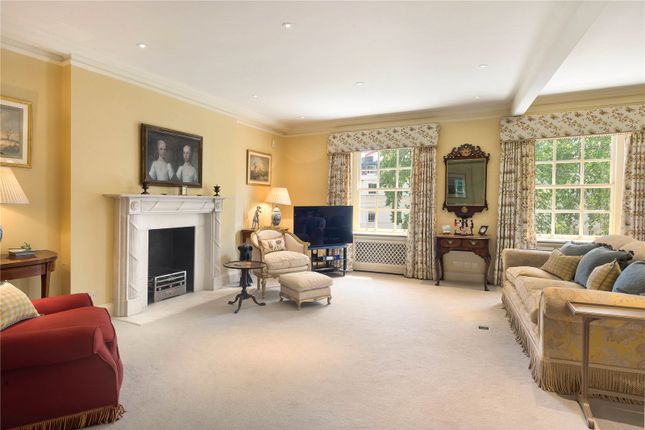 Flat for sale in Wilton Crescent, London