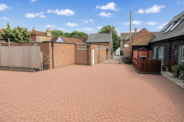 3, Hardinge Place, Toddington photo 2