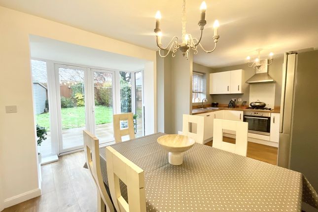 25 Hollingworth Close, Stone photo 3