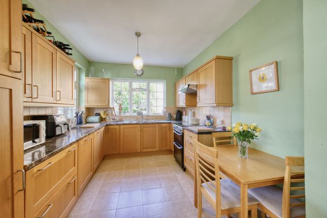 26, Culmstock Road, London photo 4