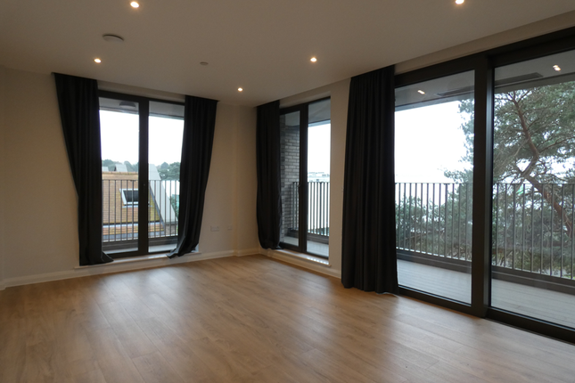 208, Merchant House Woking, Sheerwater photo 2