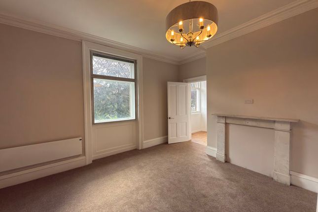 Flat 2, 128A, Fitzwilliam Street, Huddersfield photo 5
