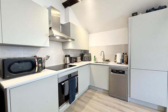 Apartment 4, The Old Granary, Bank Street, Southampton photo 5
