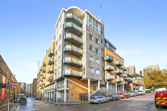 Flat for sale in Artichoke Hill, London