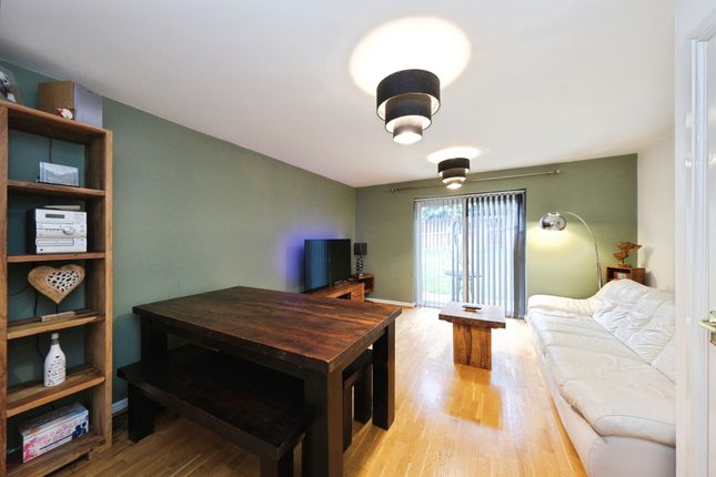 14, Henry Court, Rotherham photo 2