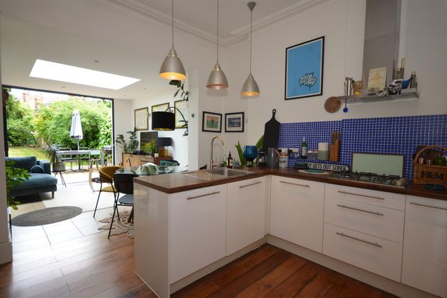 GFF, 174, Muswell Hill Road, London photo 3