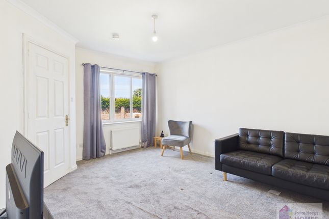 20, Hunters Crescent, Calderwood, East Kilbride photo 4
