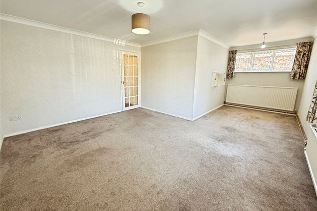 8, Meadow Close, Lincoln photo 2