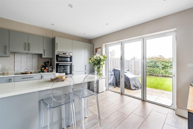 5, Hayward Mews, Lingfield photo 2