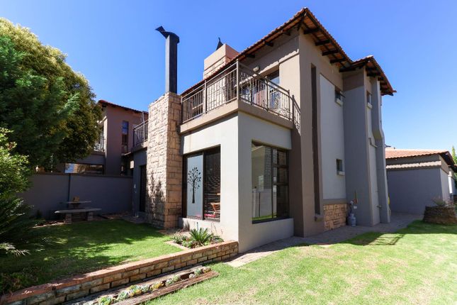 Thumbnail Town house for sale in Woodland Hills, Bloemfontein, South Africa