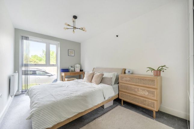 Flat 3, Cortland House,, Apple Yard, London photo 2