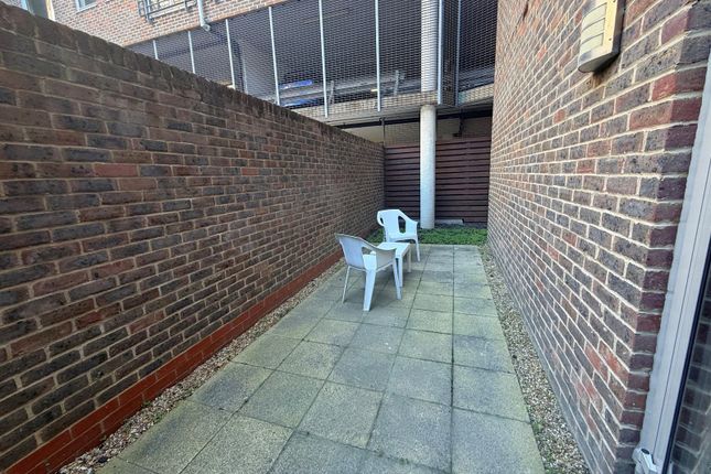 1, Portsmouth photo 5
