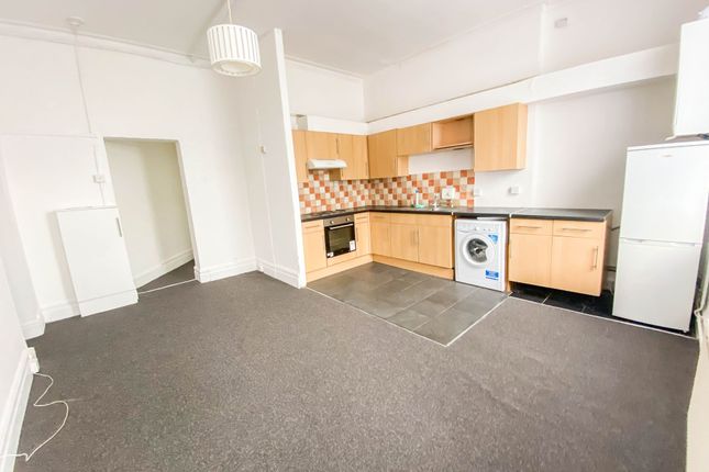 First Floor Flat, 51 West Hill Road, Bournemouth photo 3