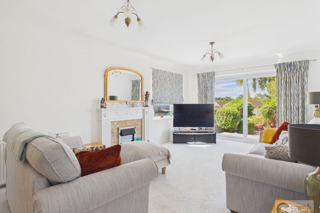 4 Bracken Close, Newton Abbot photo 3