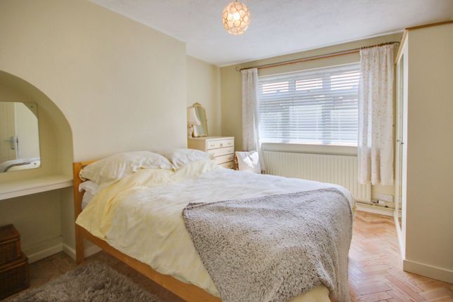 47, Maypole Road, Ashurst Wood photo 4