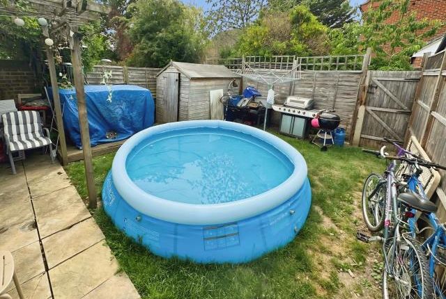28, Minniecroft Road, Slough photo 2