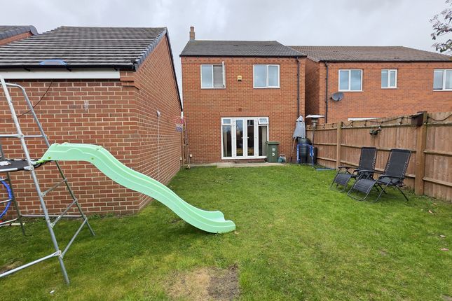 5, Weavers Way, Stockton photo 3