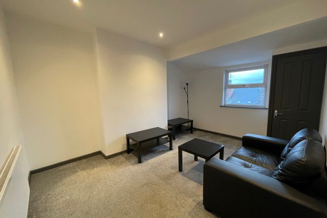 Thumbnail Flat to rent in Flat 3, Providence Avenue, Leeds, West Yorkshire