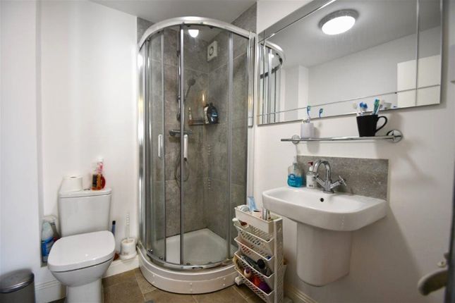 Flat for sale in Sydenham Road, Guildford