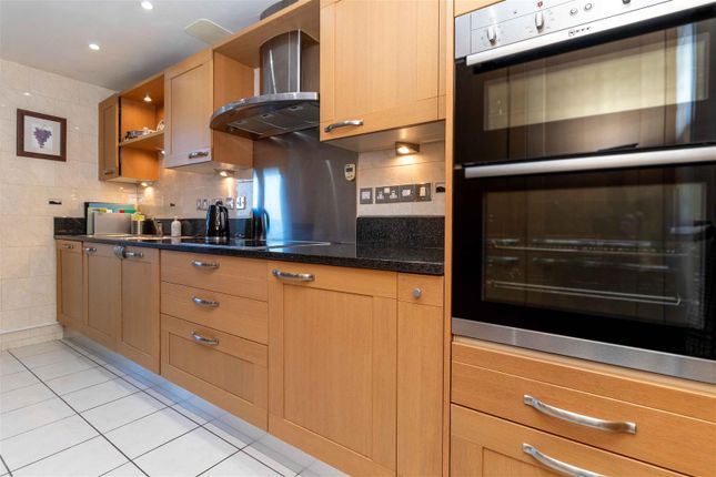 Apartment 37, Warnes, Steyne Gardens, Worthing photo 2