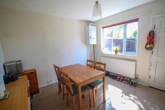 37, Silverwood Close, Cambridge photo 4