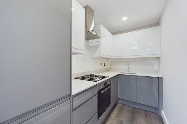 Flat for sale in Flat 6, Swilley Gardens, Oxford Road, Stokenchurch, High Wycombe, Buckinghamshire