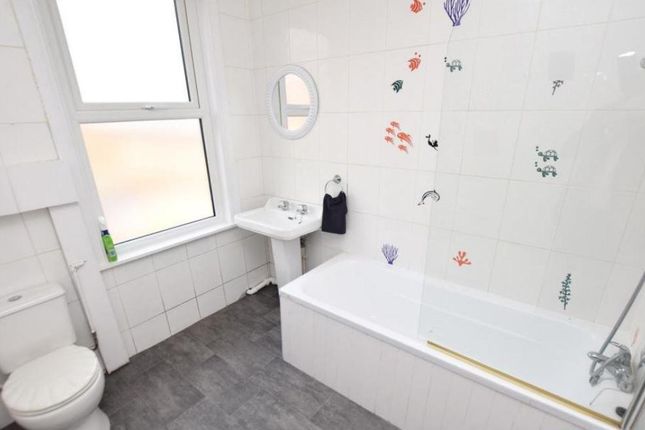 11, Barton Place, Leeds photo 4