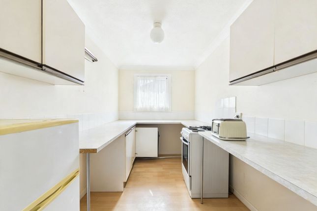 Flat 6, Katherines Lodge 79-81 Penhill Road, Lancing photo 3