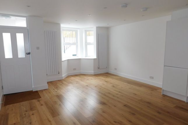 8A, Osterley Park View Road, Hanwell photo 5