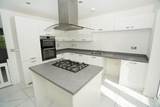 26, Kenmore Close, Bolton photo 4