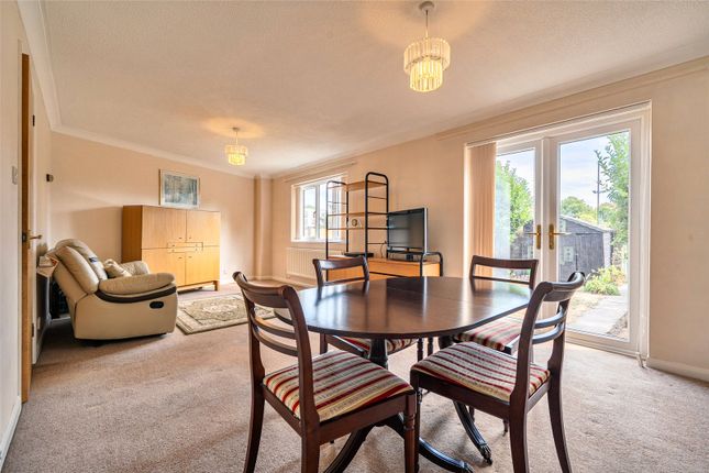 35, Leydon Close, London photo 2