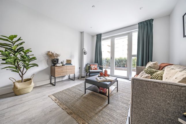 2, Flat 37, Kenavon Drive, Reading photo 3