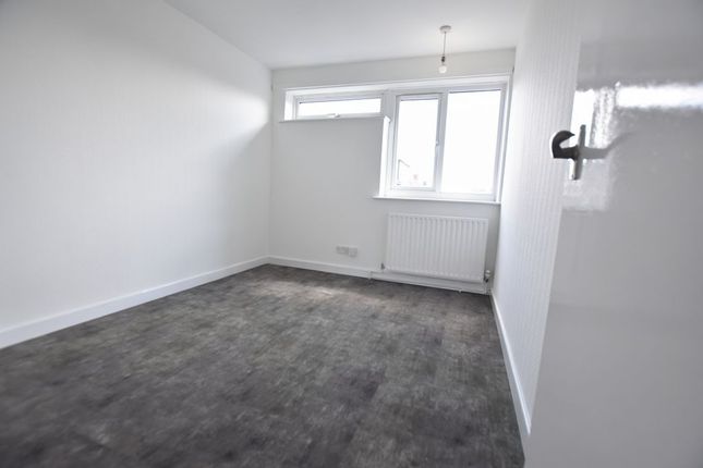 106, Oxclose Lane, Nottingham photo 5