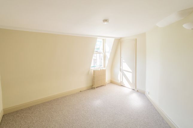 Lombard House, 30, St. James's Parade, Bath photo 5