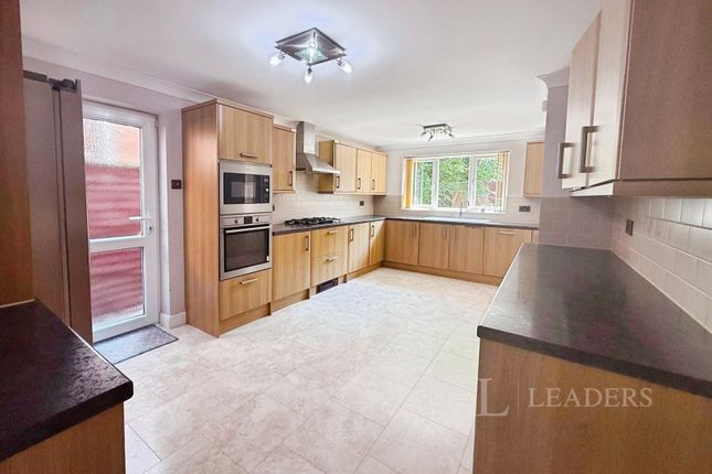 32, Buckfast Avenue, Bedfordshire photo 3