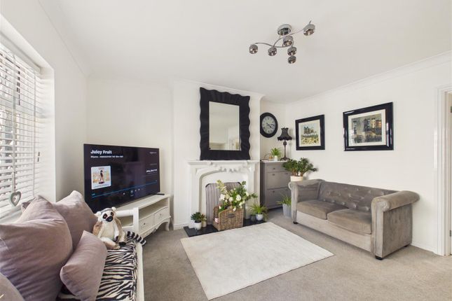 4, Anlaby Avenue, Hull photo 3
