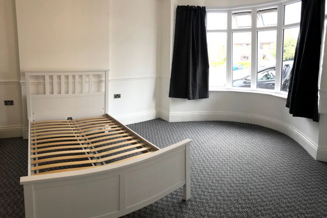 Room 4, 564, Ringwood Road, Poole photo 5