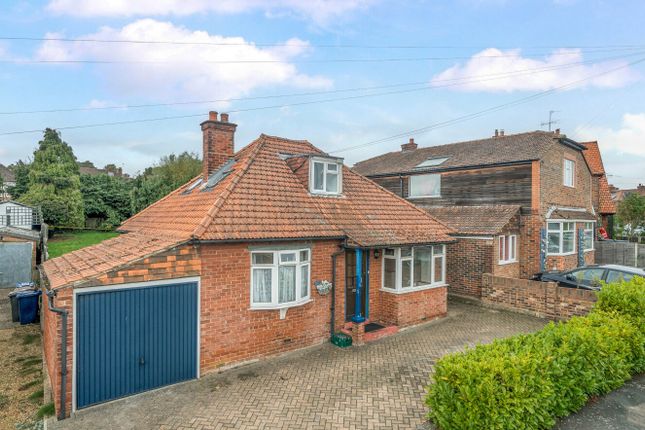 3-bed house on 4, Tudor Road, Surrey, £450,000