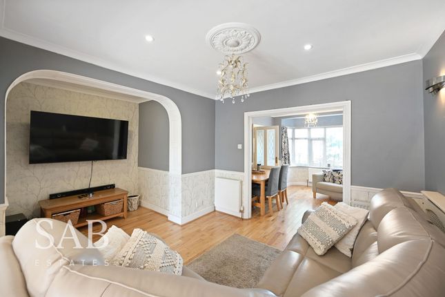17 Ferrymead Avenue, Greenford photo 4