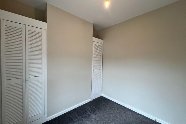 2-bed house on 24, Woodland Crescent, Leeds, £950/mo