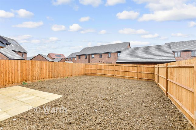 11, Salamanda Way, Sheerness photo 4