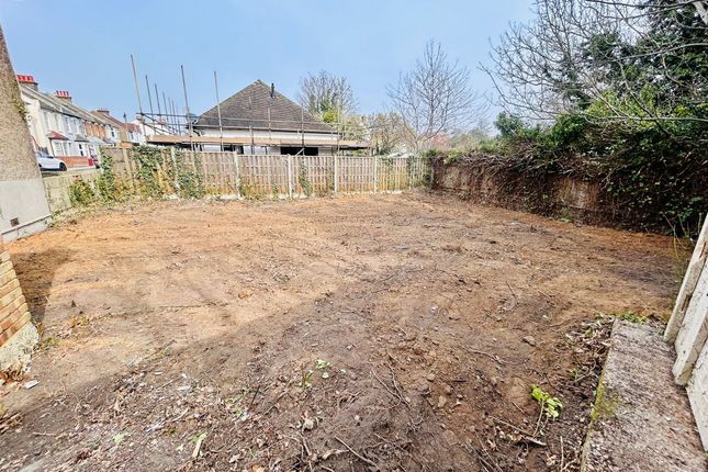 47 St. James's Avenue, Gravesend photo 3