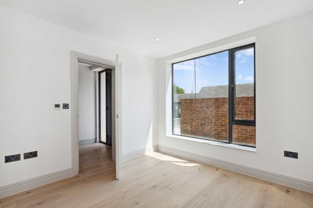 Property for sale in Hardel Rise, London