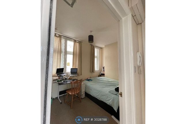 Flat   Clare Street, City Centre, Bristol photo 3