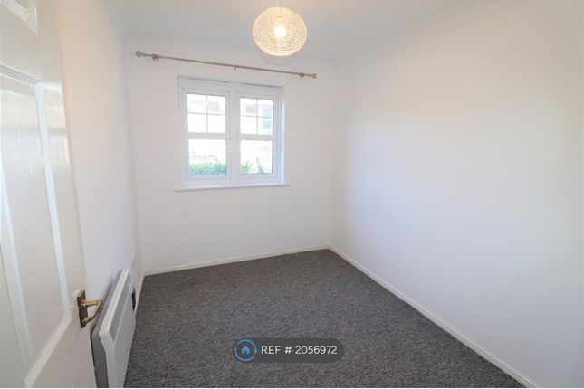 Flat to rent in Bewick Gardens, Chichester