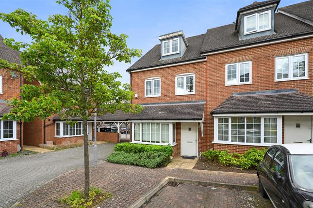 Thumbnail Property for sale in Damson Way, Carshalton