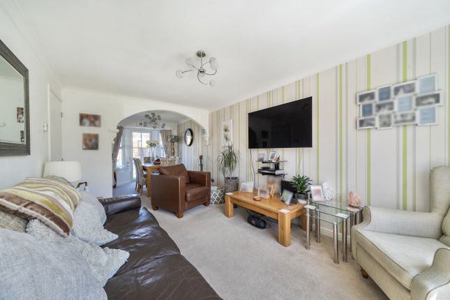 4, Bellflower Way, Hampshire photo 3