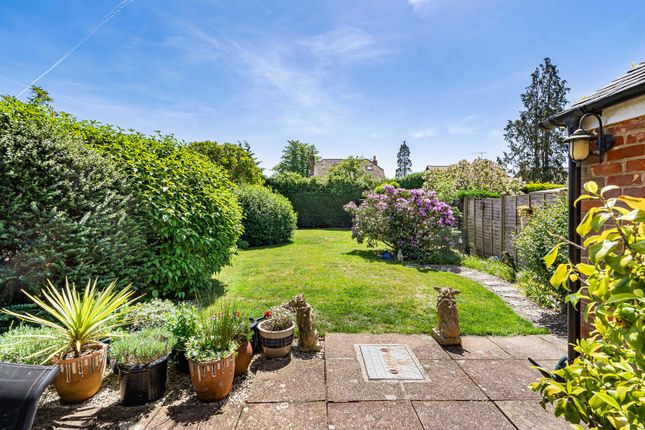 Elmslea, 9, Broadwell Road, Farnham photo 4