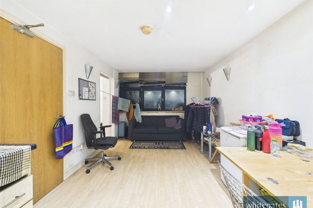 Flat 11, Ivebridge House, 59, Market Street, West Yorkshire photo 2