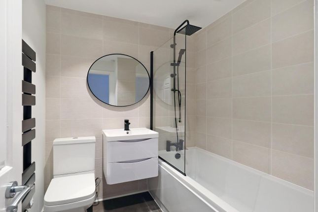 10, Oak Road, Ealing photo 4